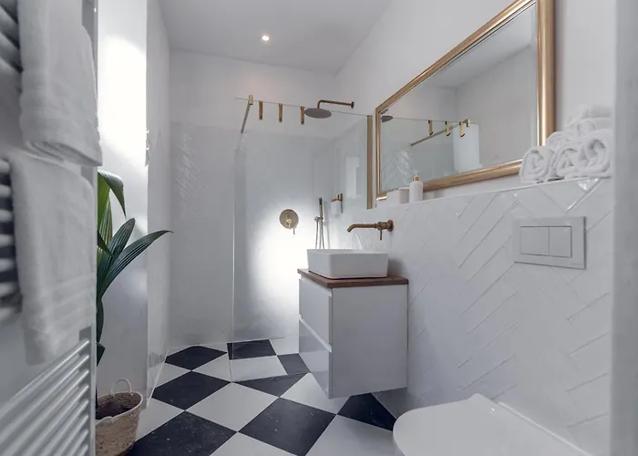 Elisabetta Maggiore *